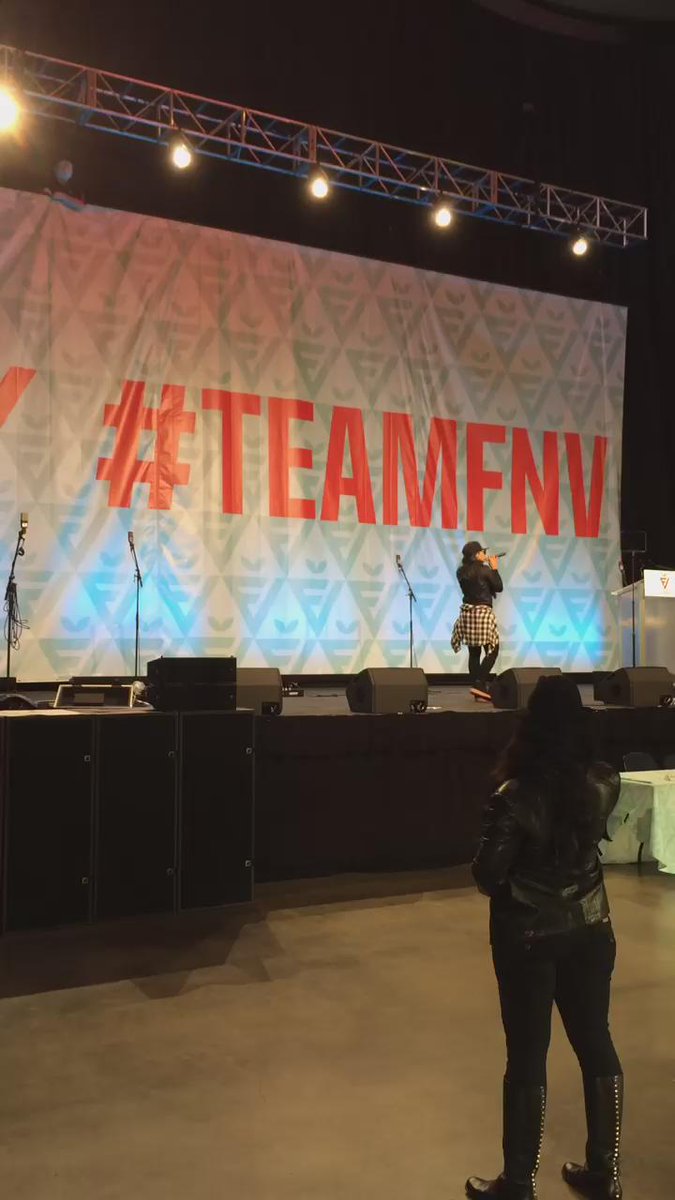 RT @dnannis: And @ashanti doing her #letsgo thing at @TeamFNV today. #DrinkUpAshanti https://t.co/IV7uMHQe3O
