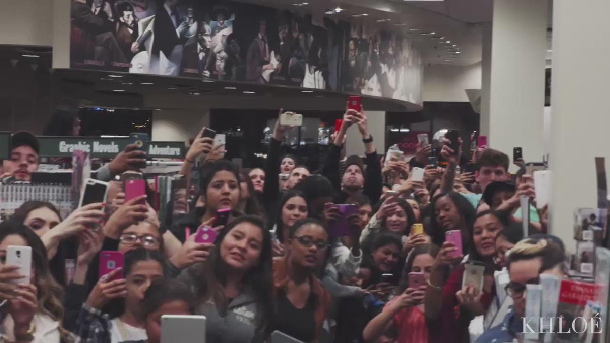 Thank you SD dolls that came to my book signing!!! Wanted to show you what happened BTS! https://t.co/b5Il62eHGh https://t.co/znbuRJfCUh