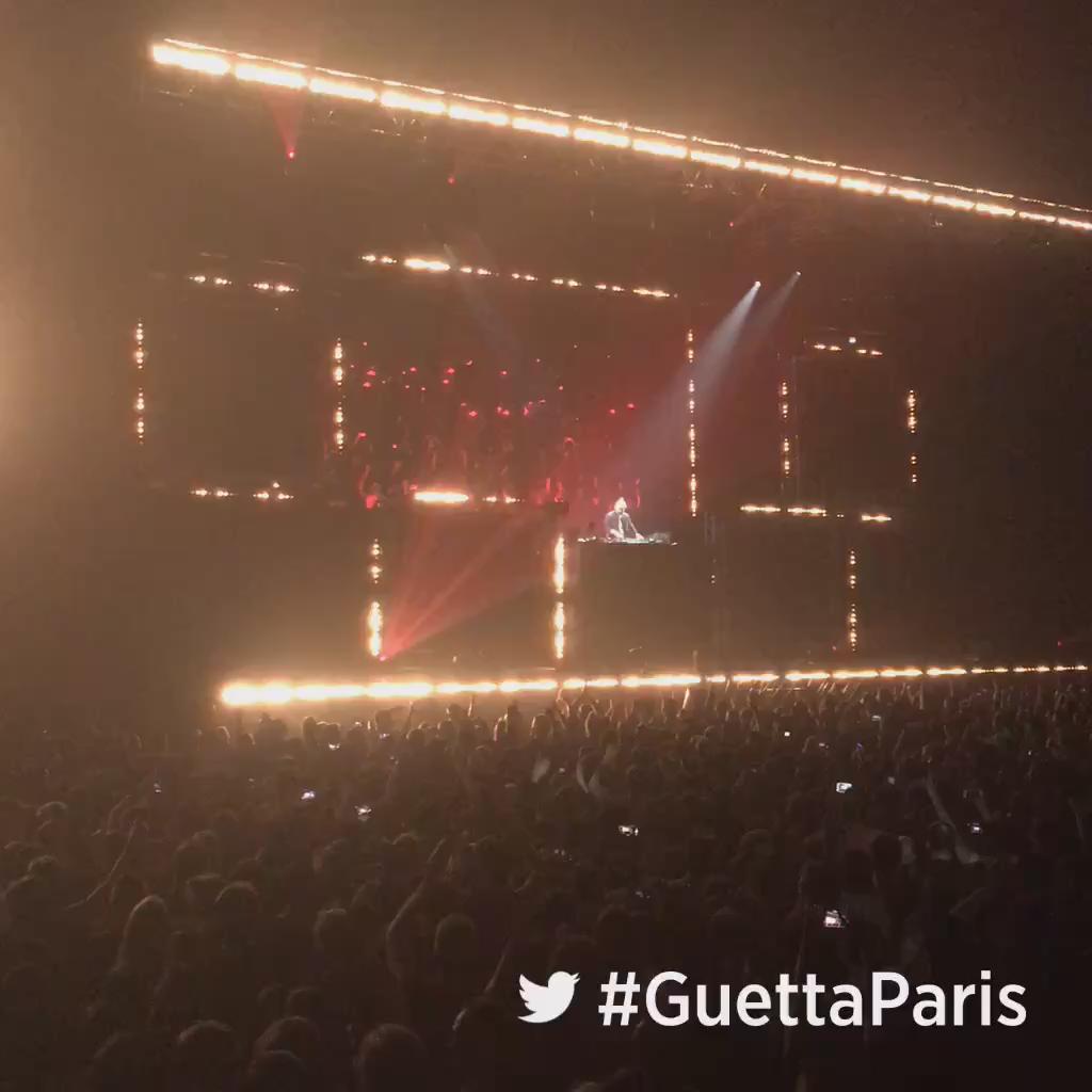 #GuettaParis https://t.co/ZxiWWkby3c