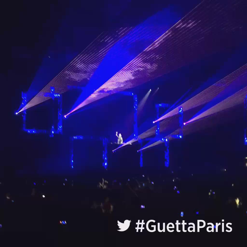 #BangMyHead Watch me live from Paris on @Deezer https://t.co/yv7C2mYBxd #GuettaParis https://t.co/J9j9gT59Wt