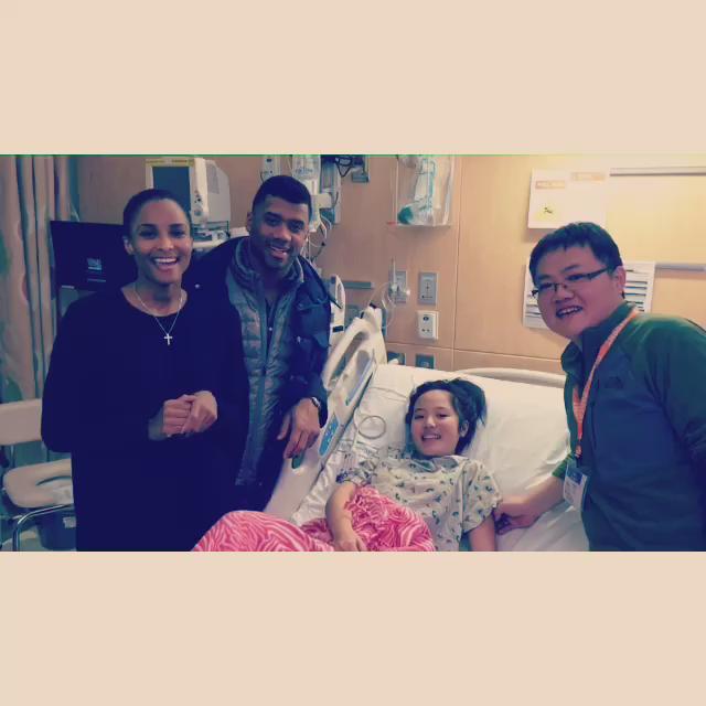 nĭ hăo From Lillian, Her Family,  @DangeRussWilson and I From @seattlechildrens. #strongagainstcancer #China ❤️ https://t.co/XcrwRphJaJ