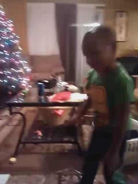 RT @Tonis_Tiger: @tonibraxton my baby cousin likes you! #AskToni https://t.co/faiFoLnTAC