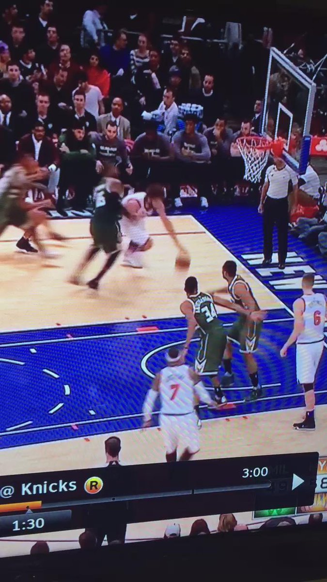Damnnnnnnnn! @Bucks ???????? https://t.co/4d4vk1AwRo