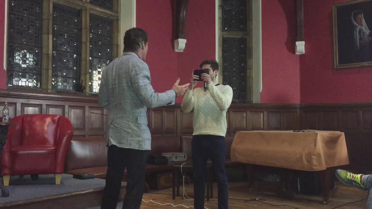 Questions and answers turned into filming a message for a fan in Italy! @OxfordUnion https://t.co/dIYl7jCDQA