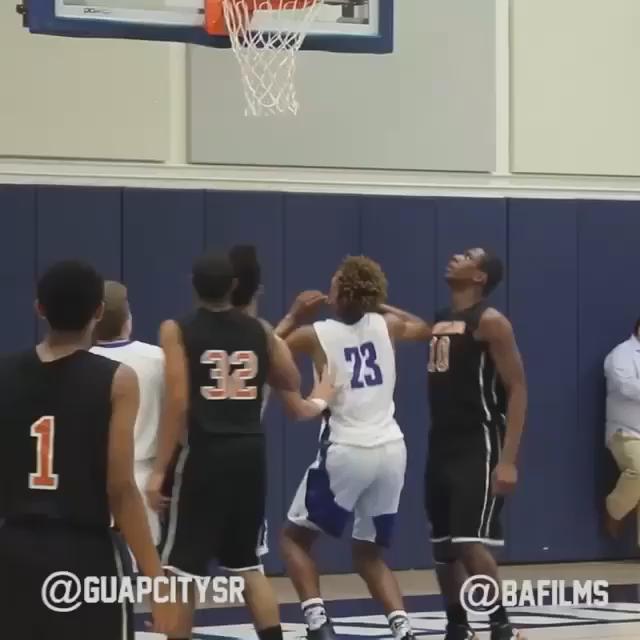 O'NEAL

Past 1989 Shaq Vs Future 2016 Shareef https://t.co/OQTmrEwHgC