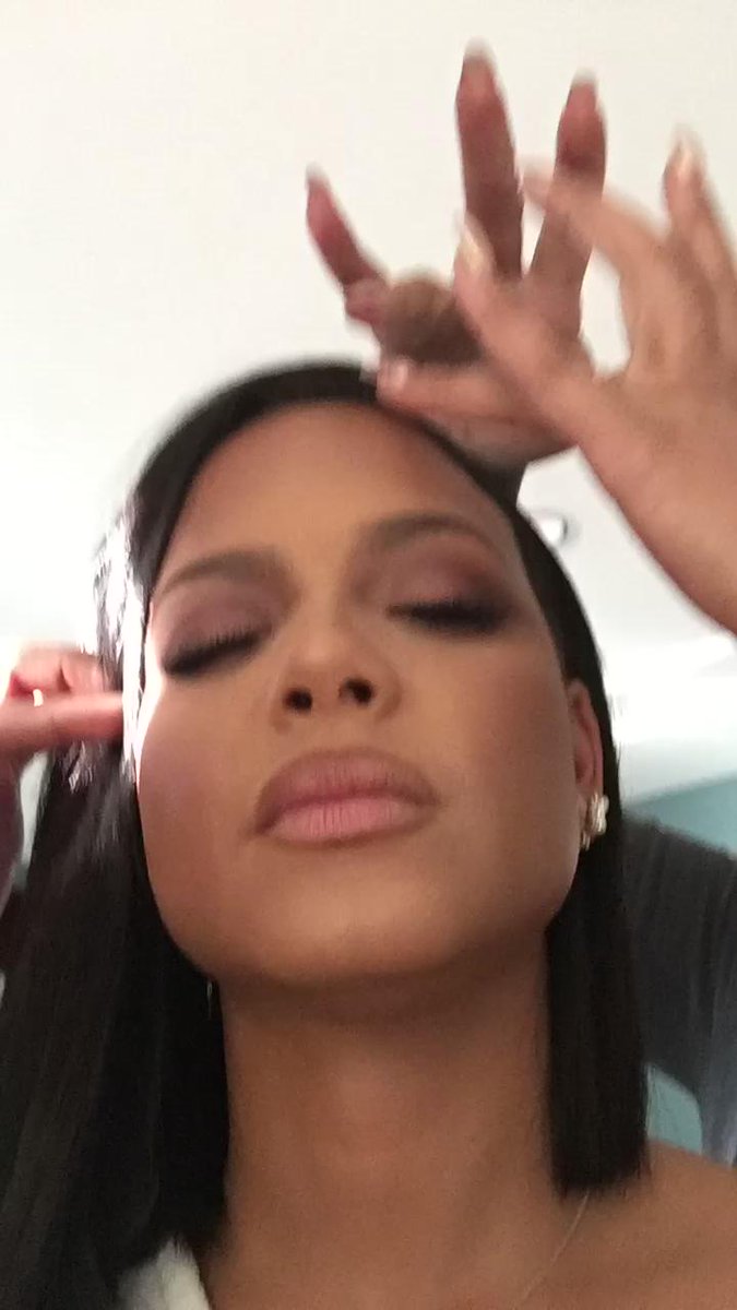 #TimeLapse while getting beautified by @RokaeLMakeUp & @danielle_milian using my shadows & LipSlick by @PopGang101 https://t.co/EfEQxQjQKg