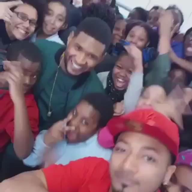 RT: James Harris: Kicking it with the youth of Brooklyn with @Usher 
@UshersNewLook @getschooled https://t.co/VmRckzQqvT