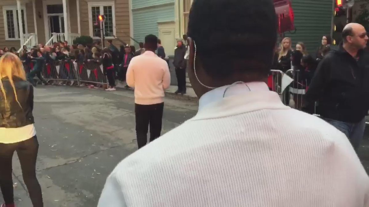 RT @BoyzIIMen: On set... Ready to go @GoGrease #GreaseLive #Grease https://t.co/XZ2ILFp9Um