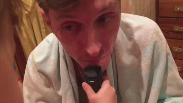 Свершилось! Ура, Роберт сделал это! Сказал: «Папа дай машинку, буду брить» ???????????????????????????????????????? @RealVolya https://t.co/tM776wUhdT