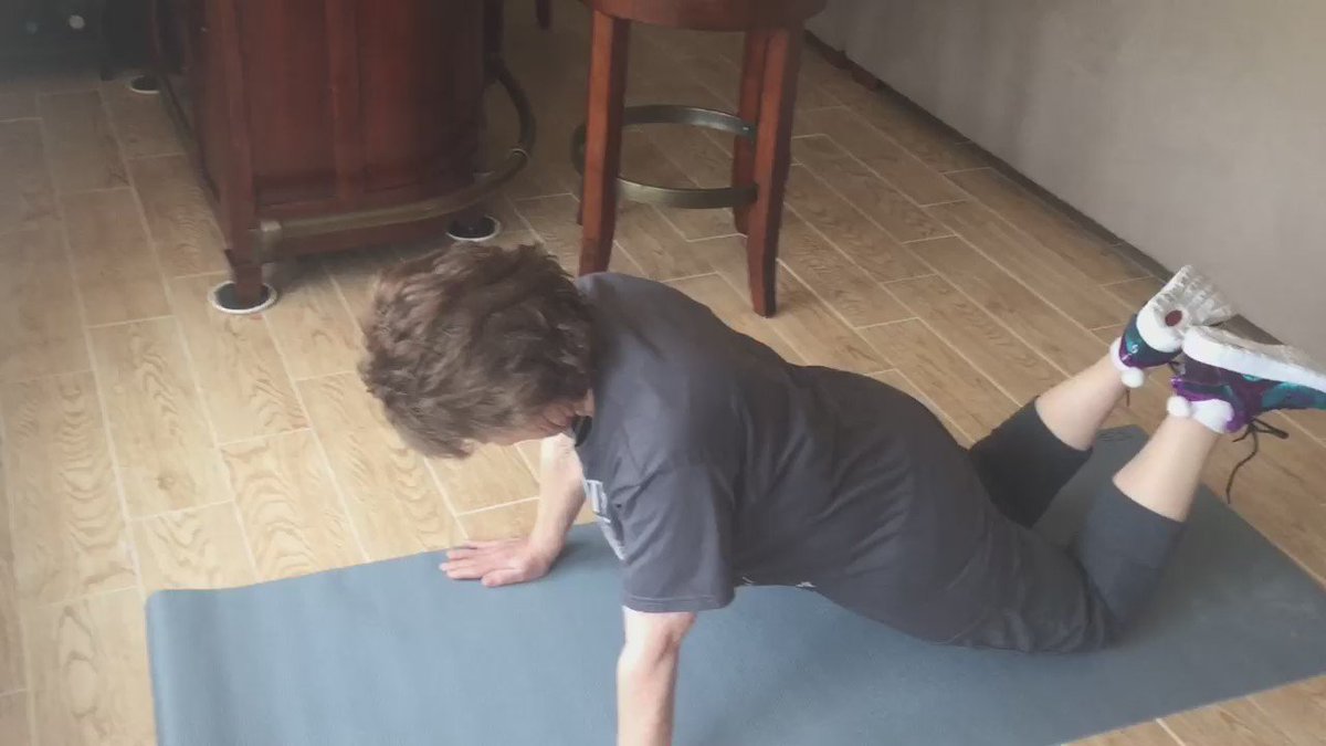 Part 2 - My Mom drying to do 4 push-ups. https://t.co/cnh3eiVsPr