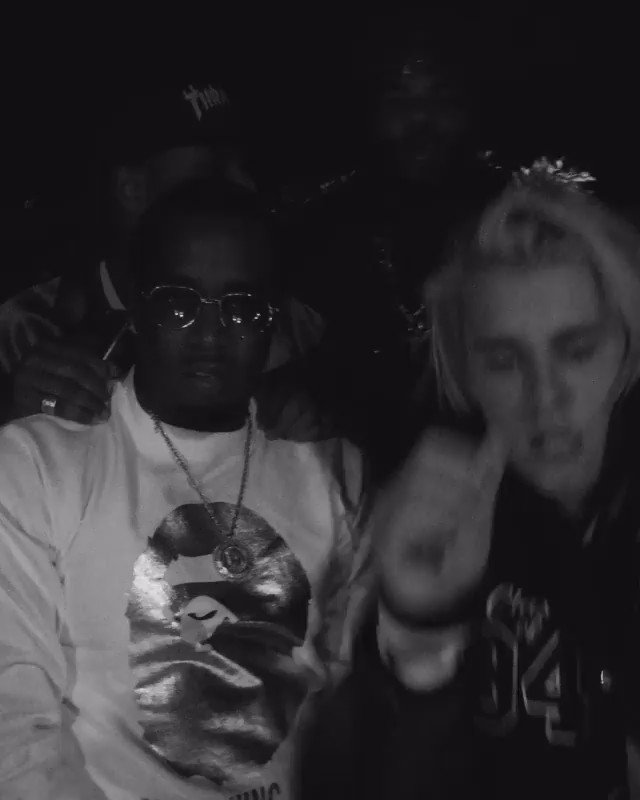 RT @HipHopDX: .@iamdiddy Gifts @justinbieber With A Bad Boy Records Bomber Jacket

https://t.co/KsyxyHUyo4 https://t.co/K0Q4J1xSlt