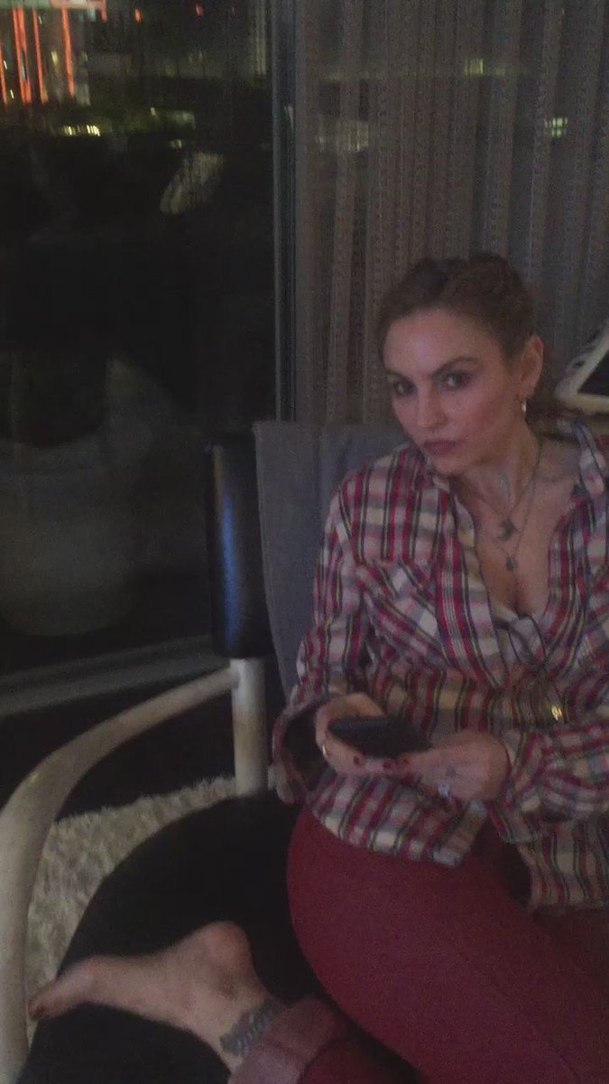 RT @EGTisme: Here we go!!!!!@JLo @dreadematteo #ShadesOfBlue https://t.co/lwRtFQ3rlb