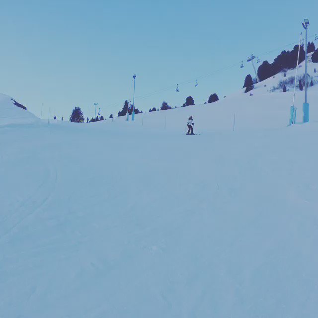 Video from Day 1, my first day skiing ever ???????? Slightly out of control but I'm proud anyway. https://t.co/1lWIXLMggK