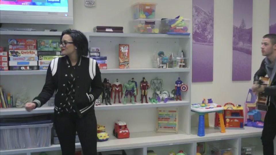 RT @ChildrensLA: Surprise @ddlovato & @NickJonas concert to #MakeMarchMatter for kids at CHLA. Full Version: https://t.co/mZn250JRsn https:…