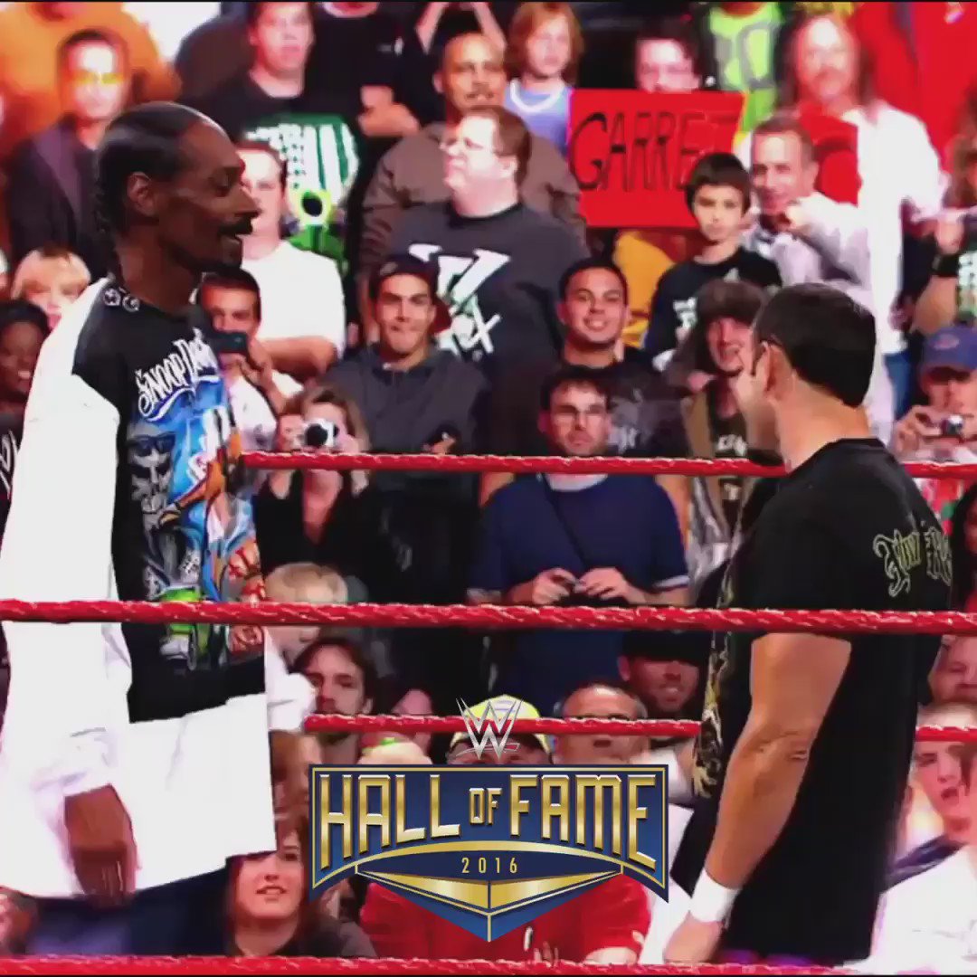 lookn bacc ! dogg n @WWE #WWE #wrestlemania #HOF https://t.co/ySungZP24y