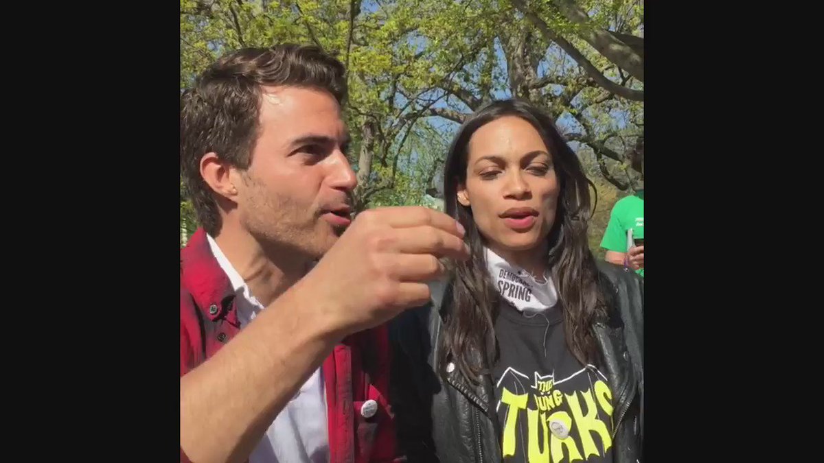 RT @annabelpark: LOVED this. @kai_newkirk & @rosariodawson leads #DemocracySpring song after arrestees are released. #MoneyOut https://t.co…