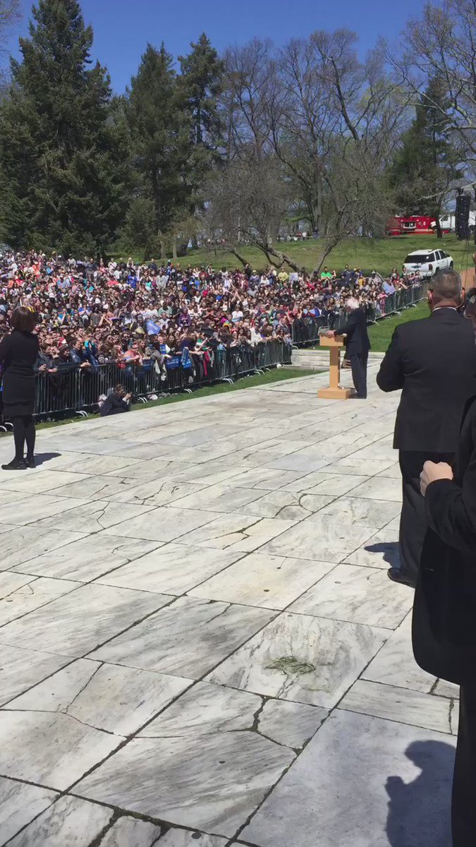 RT @shailenewoodley: #RhodeIsland #BernieSanders #politicalrevolution #truth #democracyspring #FeelTheMath #primary https://t.co/IZAxAU7Sjh