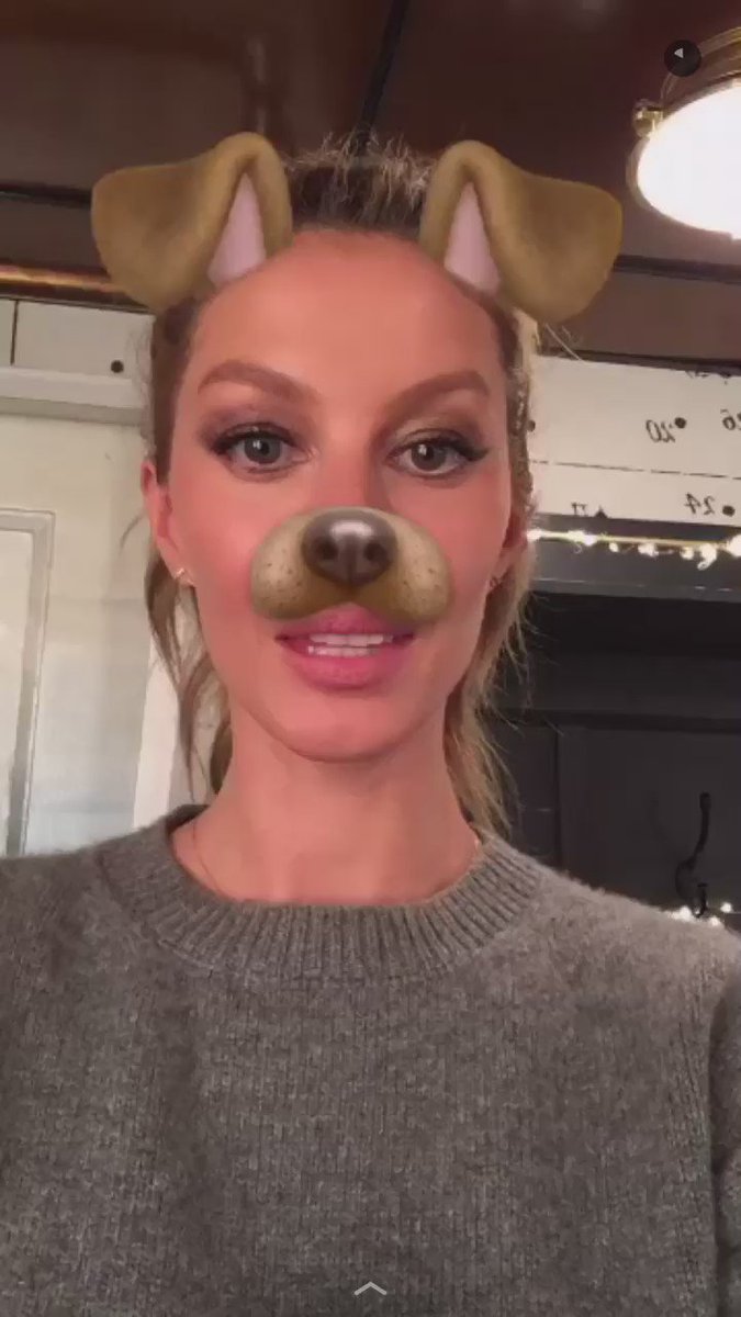 RT @FallonTonight: .@giseleofficial's first snap ????! 
Head over to our Snapchat to see more happening backstage ----> ????:FallonTonight https:…