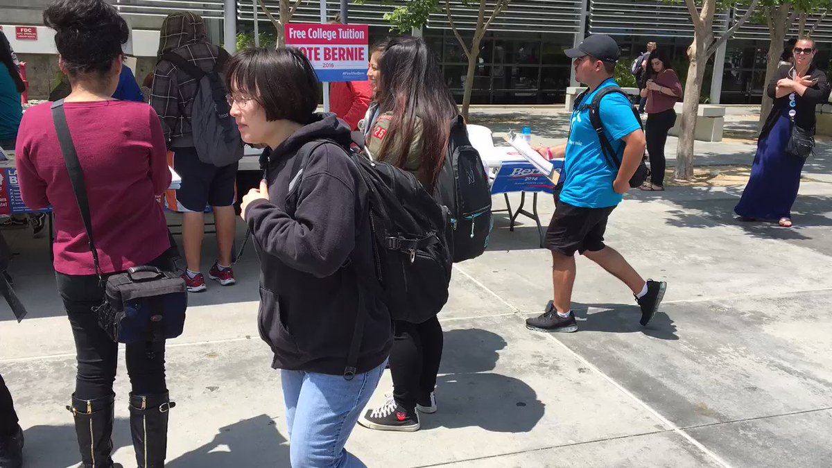 RT @NationalNurses: No time to waste! Make sure you're like these @SMC_edu students & reg to vote for #CAPrimary by Monday. #FeelTheBern ht…