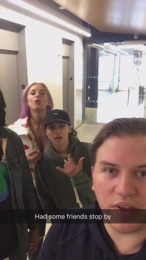 RT @KiddFuture: Look who came through! Good to see @YesJulz @070shake @ralphyriver @070Phi tonight! https://t.co/hVdg0uJDzm