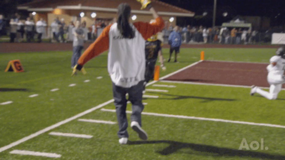 RT @aoloriginals: .@SnoopDogg & his #SYFL #Steelers are in it to win it! Watch all the action on #CoachSnoop: https://t.co/s0TZTutgH0 https…