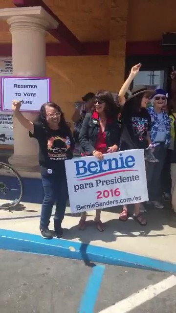 RT @kendrick38: We're in Watsonville right now about to canvass Come join! @shailenewoodley @rosariodawson @NomikiKonst #FeelTheBern https:…