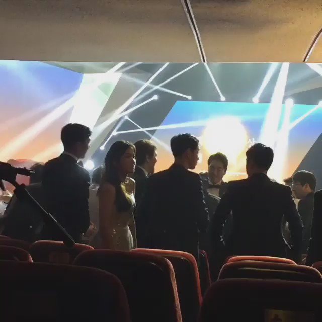 유아인 송중기 수상소감 배우 SONGJOONGKI 사람 백상예술대상 송혜교 영상 송송커플 함께한 보통 dotscouple