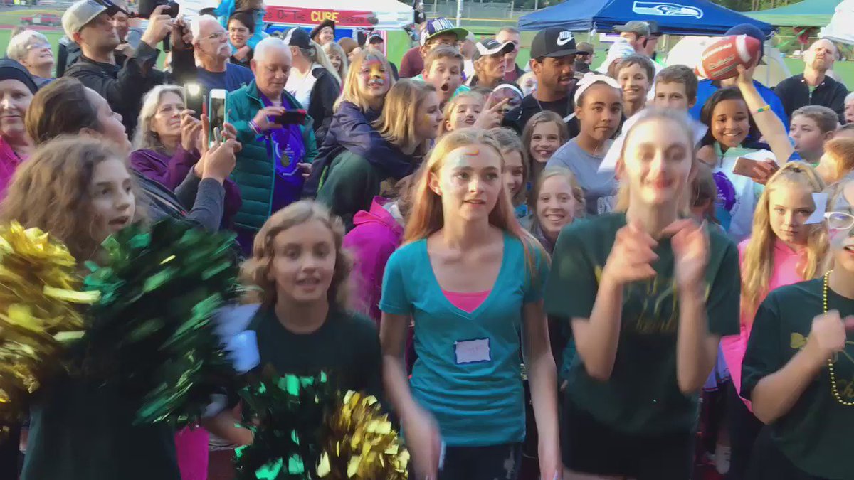 Awesome times with @DangerRussWilson and cheering with these sweet girls at #RaceForLife today #StrongAgainstCancer https://t.co/RzZmFOq5dR