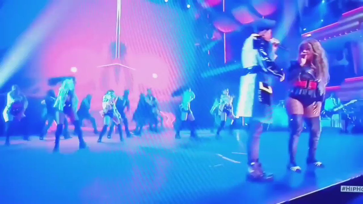 ????????????????????????  @dejloaf #lilkim #lightersup #beehive #hiphophonors https://t.co/ToEHPK69gY