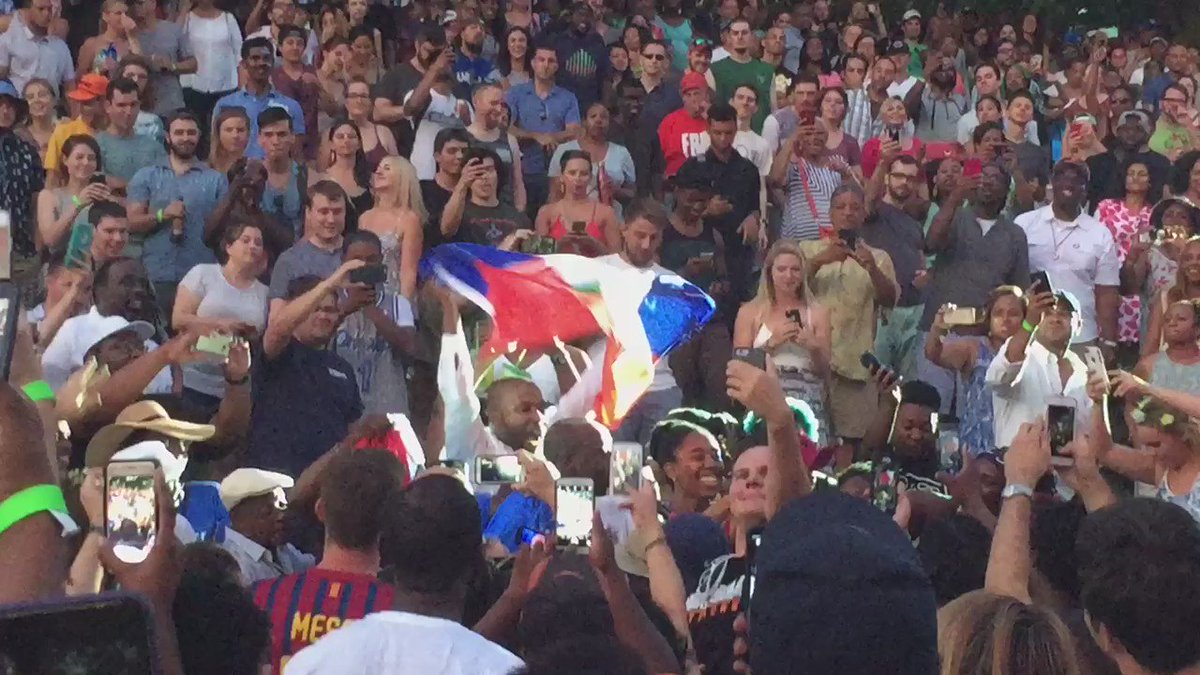 RT @OmarJimenezWBAL: As security scrambles, @wyclef jumps into Baltimore to perform a brand new track. #ArtScape2016 https://t.co/ytoxvxeSpk