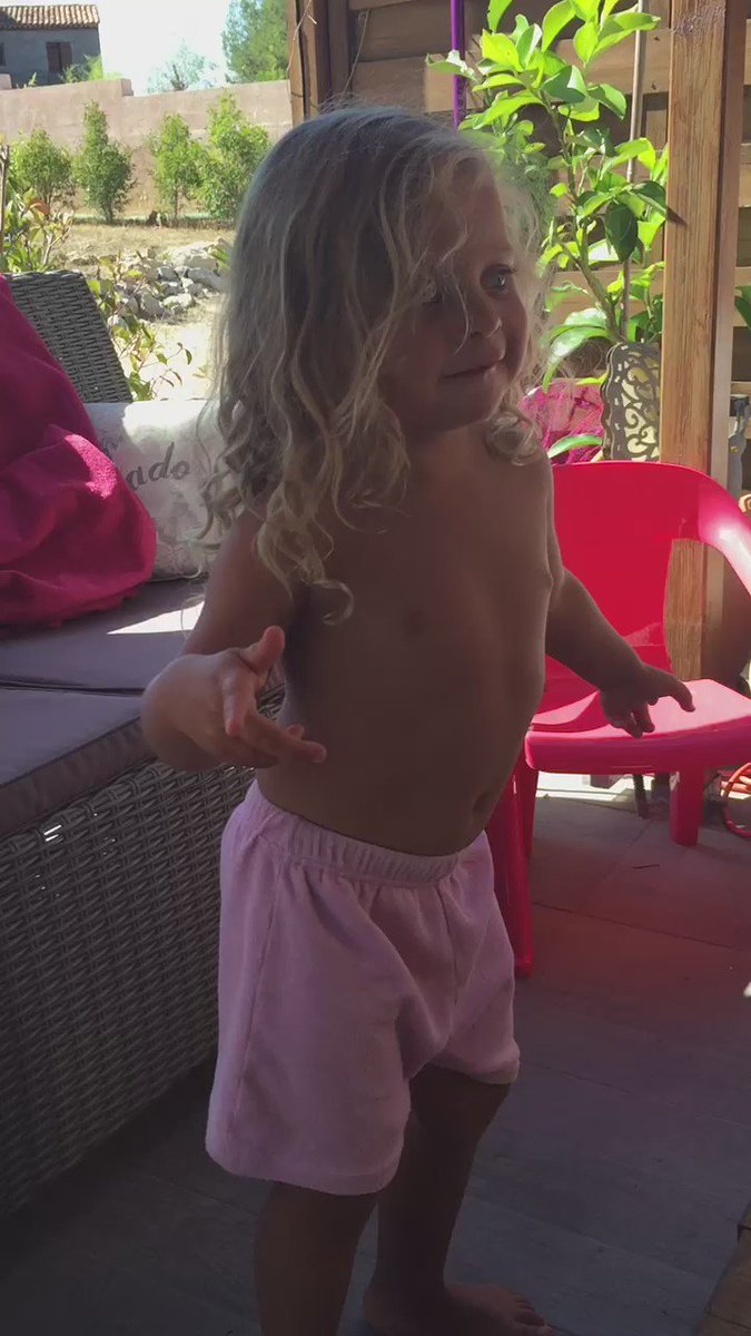 RT @christelleMuner: @shakira #LaBicicletakids Elora 2 años, de Francia https://t.co/gKYZZoOXZ4