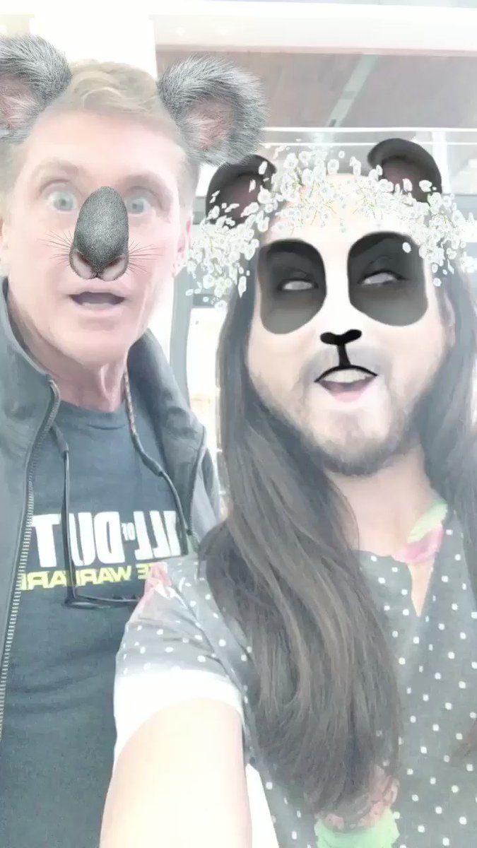 RT @steveaoki: Airport hang time w/ @davidhasselhoff ???????? Romania & Portugal here I come! https://t.co/dwrgjNvfIo