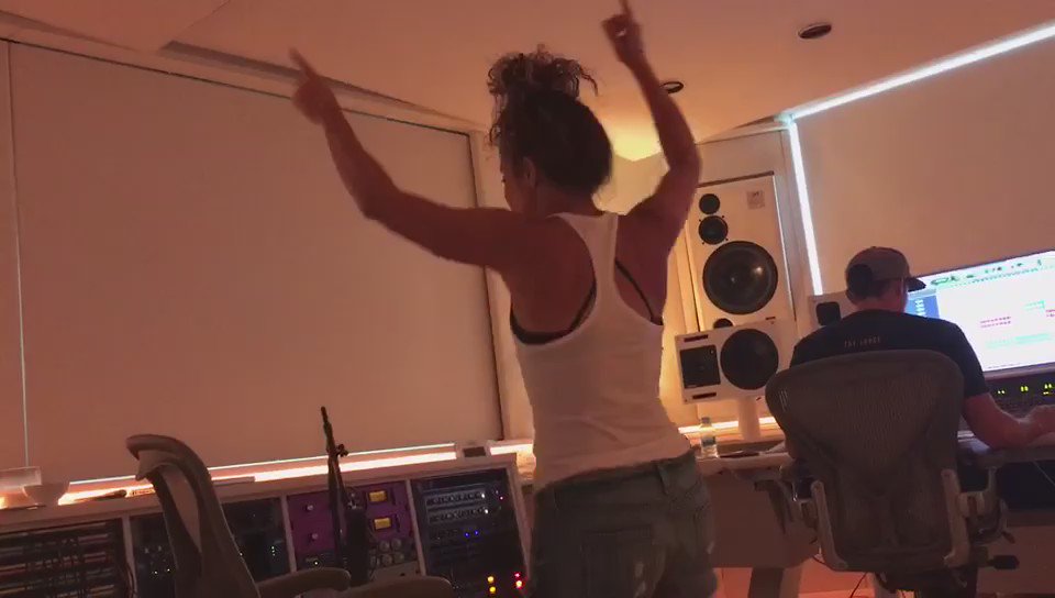 Hard at work. Shak https://t.co/5qC2bMmbRB