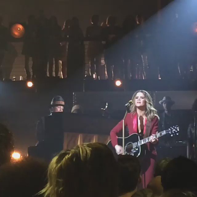 Just a little peek into last night's vibes... ???? #CMTCrossroads @MarenMorris https://t.co/78EIOkFSXi