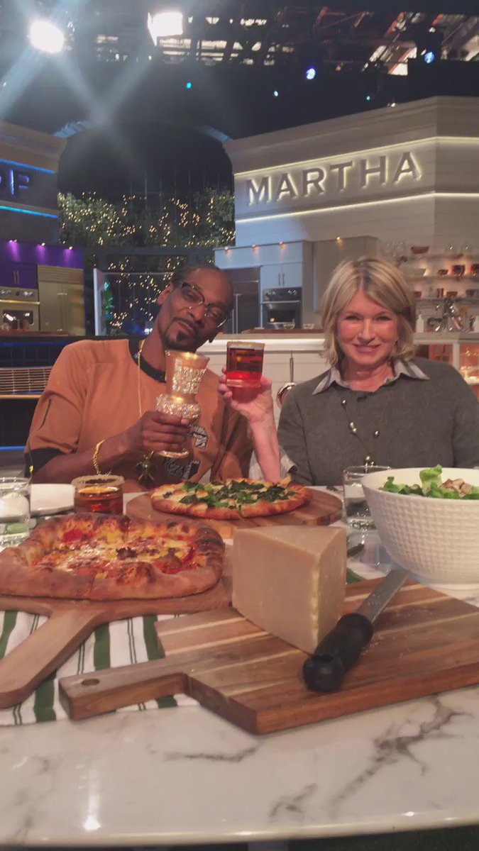 RT @VH1: Guess who is joining @SnoopDogg and @MarthaStewart to cook up something delicious? #MarthaAndSnoop https://t.co/a2RU9s901R