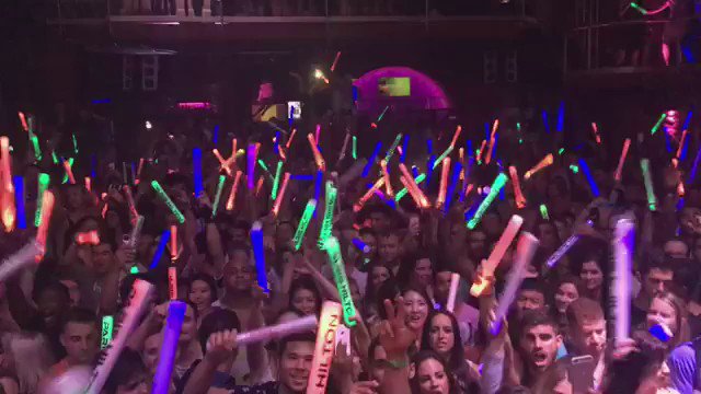 Thank you to all my fans with your amazing energy & beautiful smiles! And shout out to my gorgeous girl @Charli_XCX! https://t.co/Yr1mYAUOTt