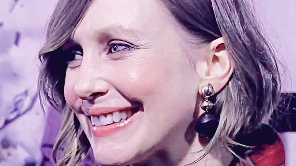 RT @soulzakate: We just want you to know that you're amazing, just the way you're @VeraFarmiga 
(@JeaneSilvajs ????) https://t.co/r0s8Jao754