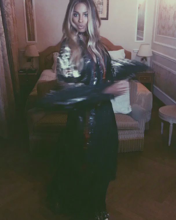 Mood:  #Cavalli @Roberto_Cavalli #Milan https://t.co/DhNxC67KSA