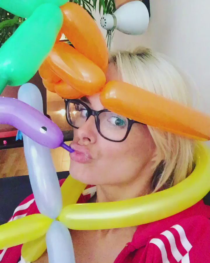 Making balloon animals! ???????????????? #Maturing https://t.co/ZZWXu8ZRn1