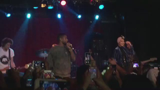 About last night... @yunamusic (????  by @zachkarl) https://t.co/DJS1xRa3ap