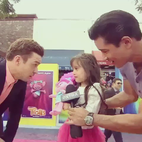 RT @MarioLopezExtra: Gia with the hard hitting questions...
@jtimberlake  @AnnaKendrick47

#ExtraTV https://t.co/EZo6ijCPML