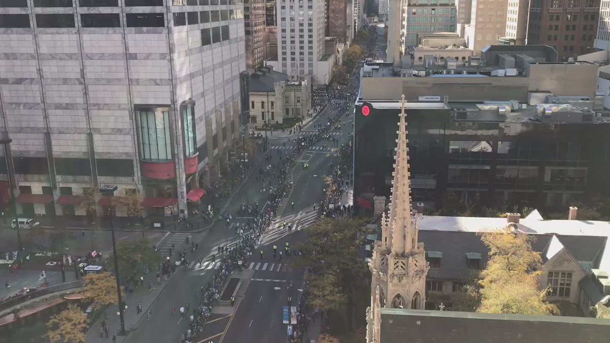 RT @RYOTnews: Crowds are ready for the #Cubs victory parade on Michigan avenue in Chicago. #WorldSeries https://t.co/SkB6cGnFij