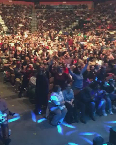 RT @TrueMusicIsLife: So @tonibraxton got a whole arena to do the #MannequinChallenge ? Dope ????????✌ ????#TheHitsTour https://t.co/dgzrdV0BZS