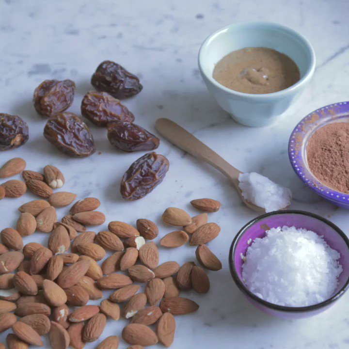 So happy to have @DeliciouslyElla here today demo-ing her energy balls - our fave is the cacao and almond! #HBSchool https://t.co/sBcfXwcL3G