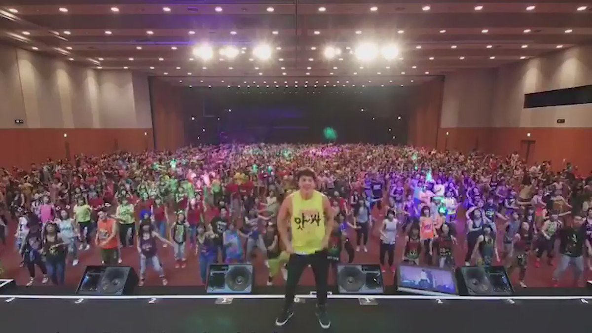 Check out this amazing collection of @zumba dancers worldwide getting down to Chantaje! ShakHQ https://t.co/SBsmw9wyFy