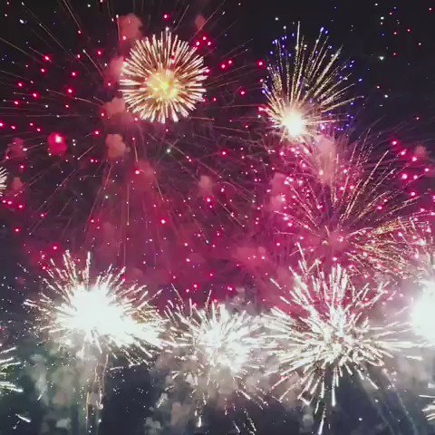 #HAPPYNEWYEAR ???????????????? https://t.co/MkGcy3uA2n