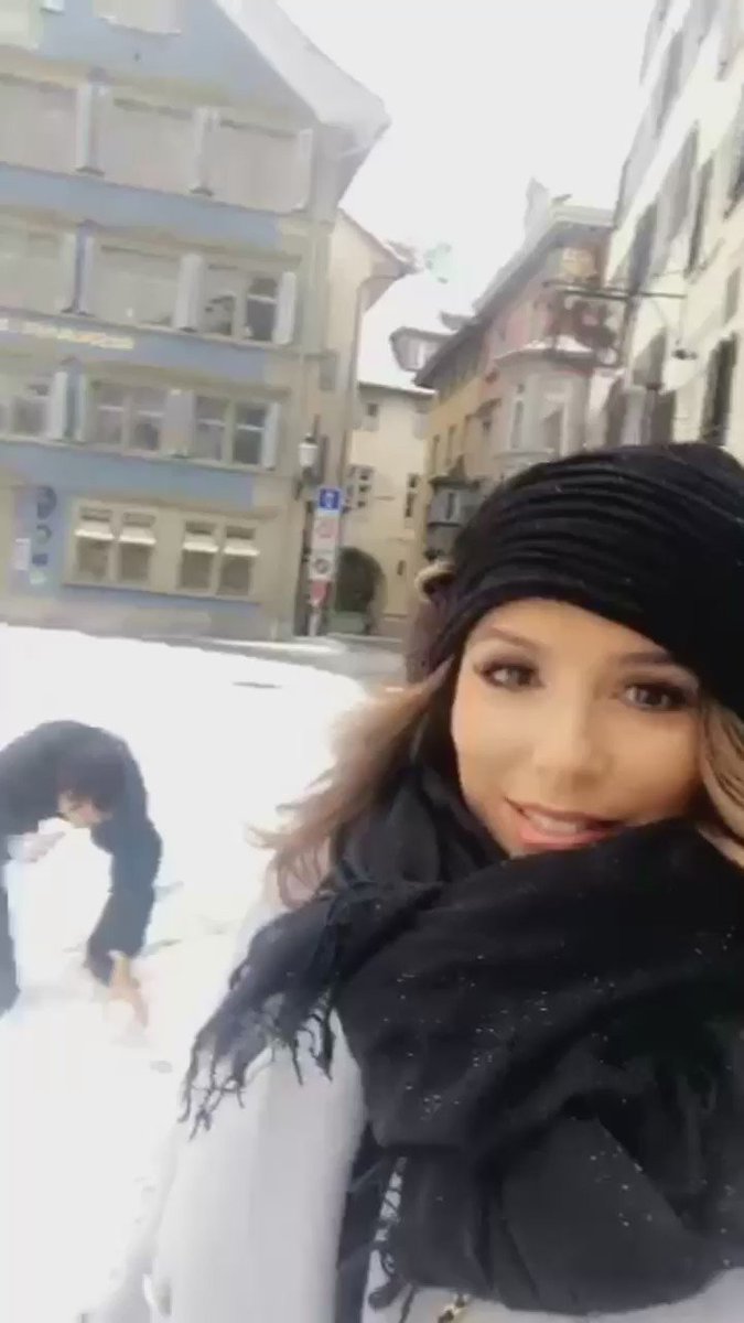 RT @kenpaves: Snowball Fight in Switzerland!! 
She made me do it! @EvaLongoria https://t.co/XENmN7Tq2O