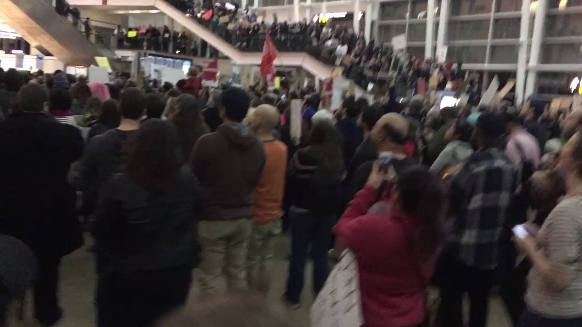 RT @venicebuhain: Protest of Trump's executive orders at international arrivals at SeaTac https://t.co/SXX82j0qtj