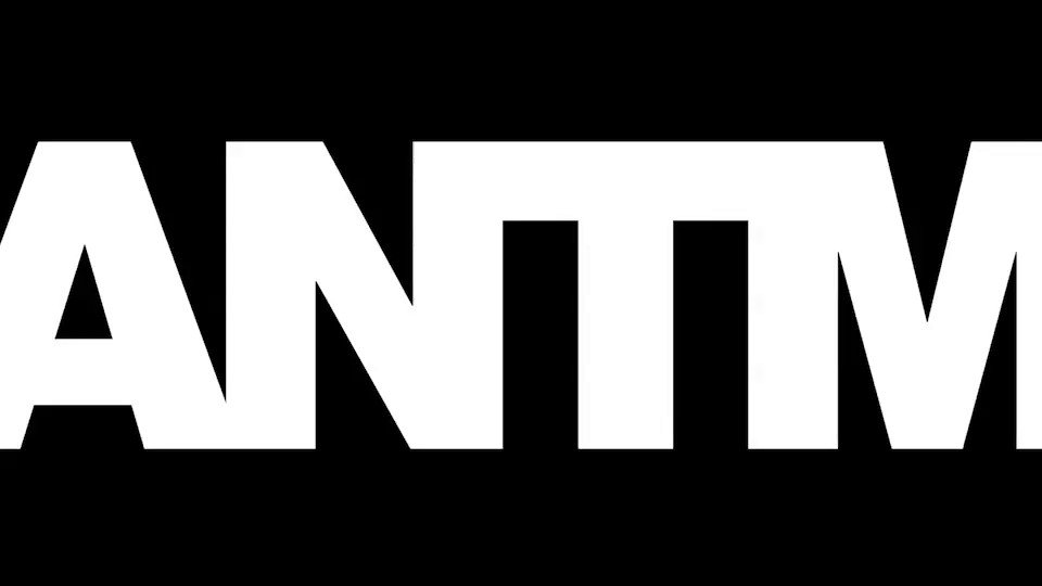 Morning! Tonight we back on your screens!! Don't miss it! 10/9c on @VH1 and @MTV! #ANTM https://t.co/PwQPb1DRjW