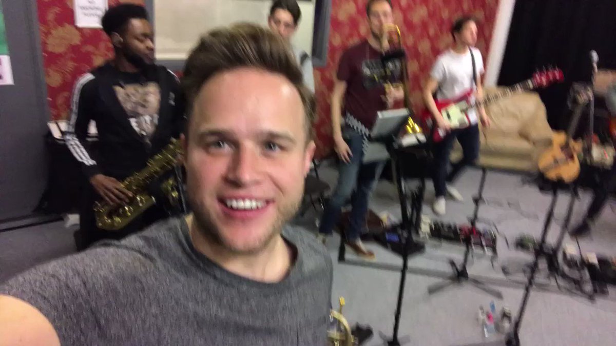 RT @ollyofficial: Happy birthday @robbiewilliams ???? love ya mate ???????? https://t.co/QVvzFLp6vf
